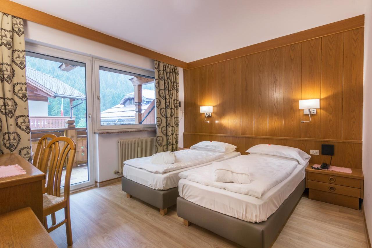 Hotel Ramon Campitello di Fassa Eksteriør billede