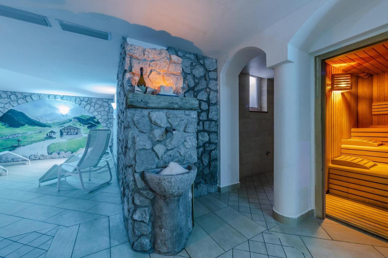 Hotel Ramon Campitello di Fassa Eksteriør billede