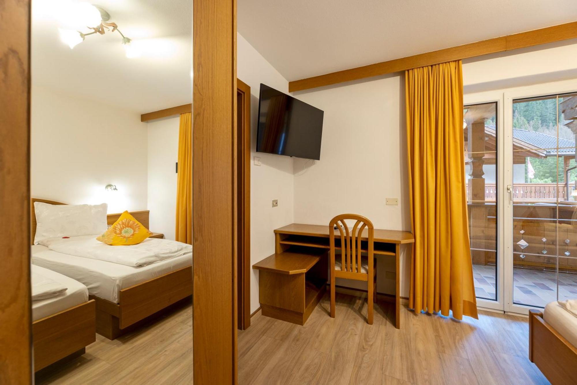 Hotel Ramon Campitello di Fassa Eksteriør billede